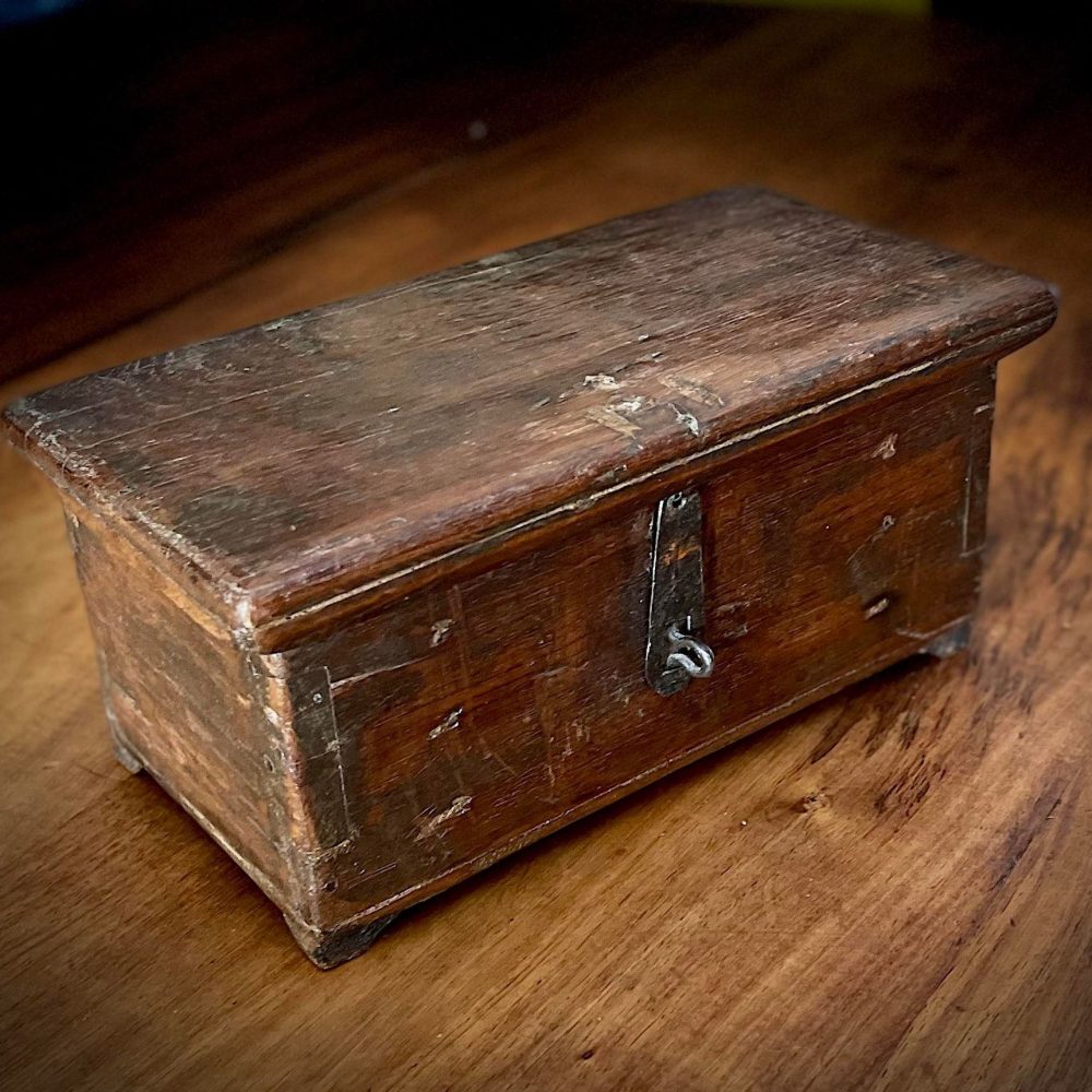Early 18th Century French Bible Box The French Antique Store 7
