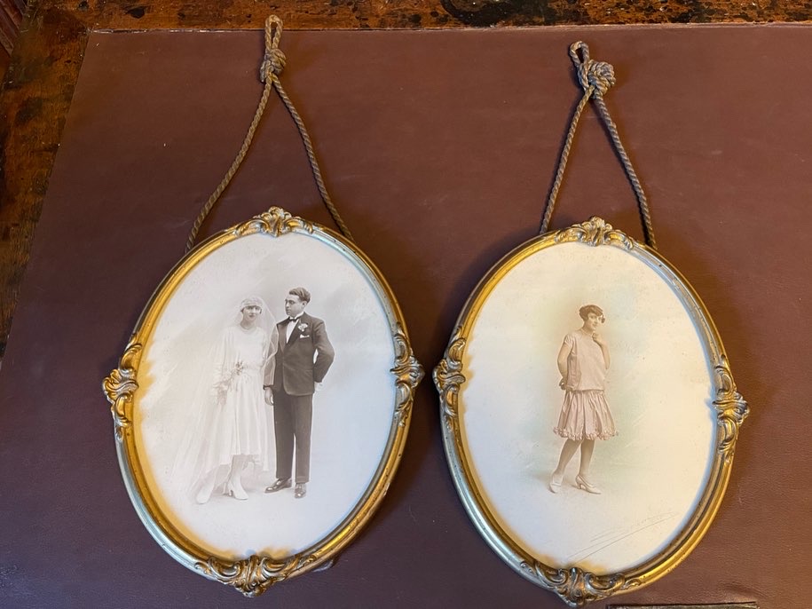 Pair antique french photos gold gilt frames oval