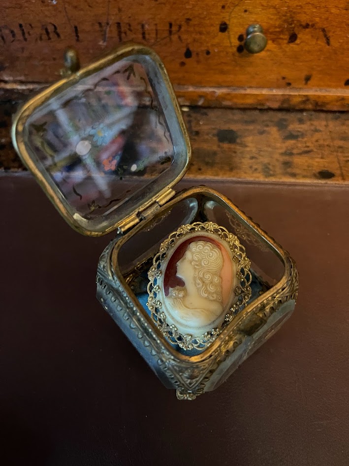 Antique French Beveled Glass Jewelry Casket & Vintage Filigree Cameo Brooch Gift Set IMG_4691