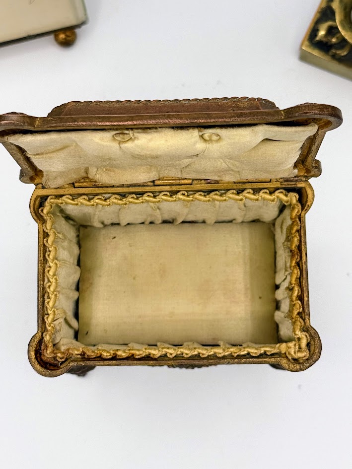 French Antique Gilt Metal Standing Jewelry Casket - Louis XV Rococo Style with Tufted Silk Interior (c. 1890–1910) IMG_1738