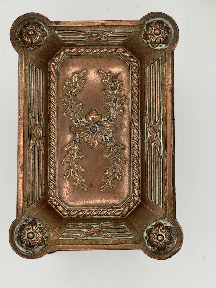 French Antique Gilt Metal Standing Jewelry Casket - Louis XV Rococo Style with Tufted Silk Interior (c. 1890–1910) IMG_1739